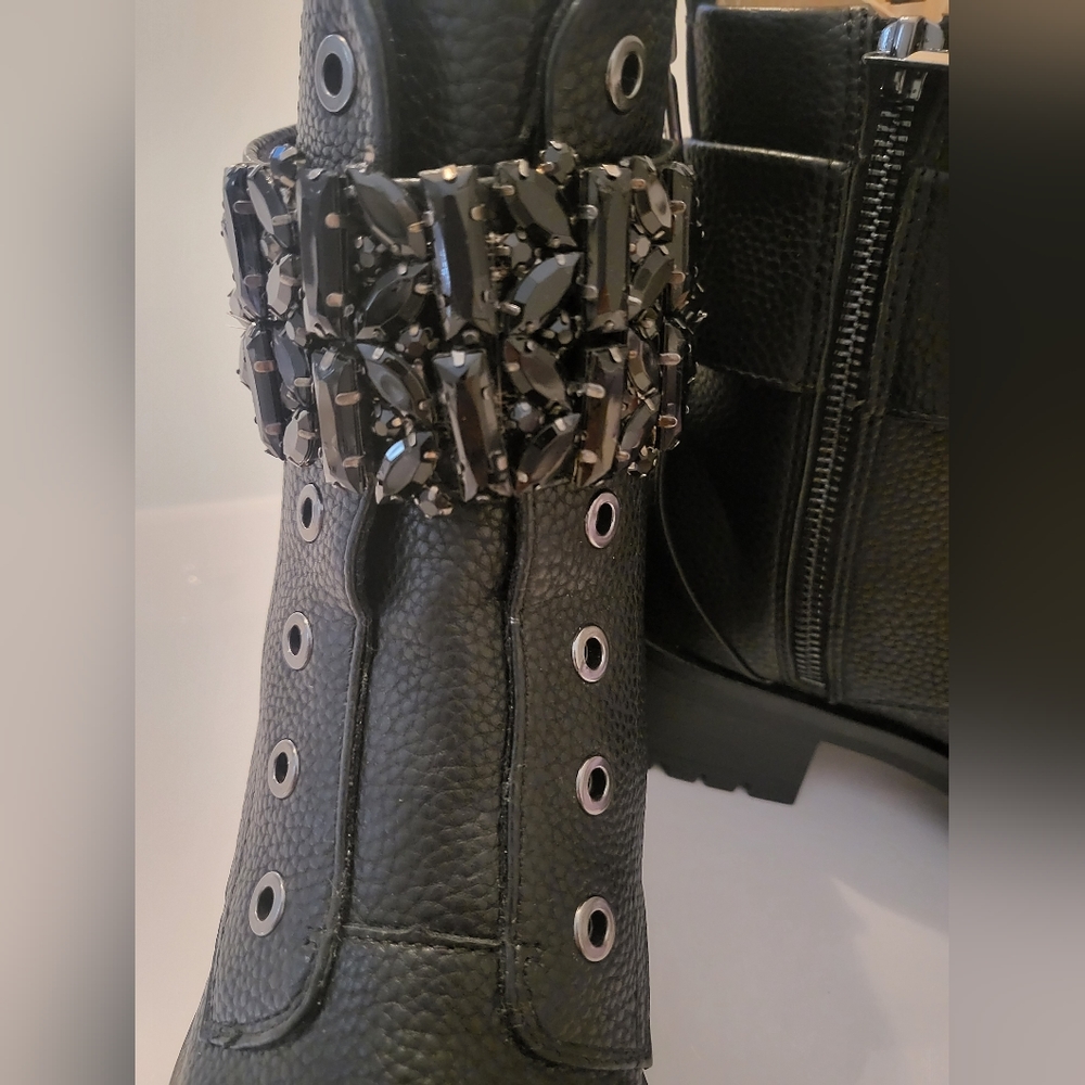NWT Karl Lagerfeld Pippa Lug Sole Black Booties Ankle Boots Size 7 - Picture 4 of 14